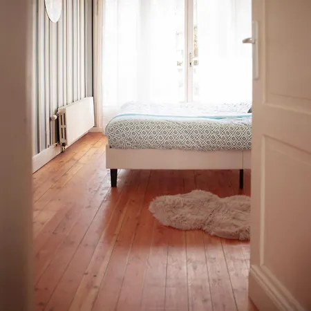 Appartement , Jardin 250m2 Et Cosy De 60 M2 Au Centre *