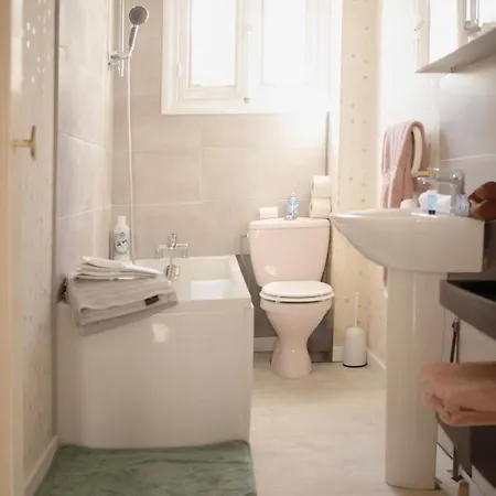 , Jardin 250m2 Et Cosy De 60 M2 Au Centre Appartement *